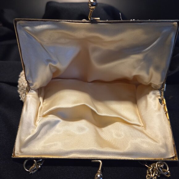 hand stitch clutch very old. - Picture 4 of 6